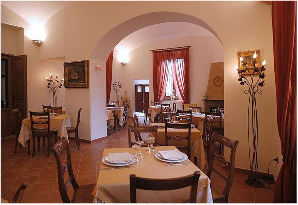 Hotel Ristorante Novecento Caserta Exteriör bild