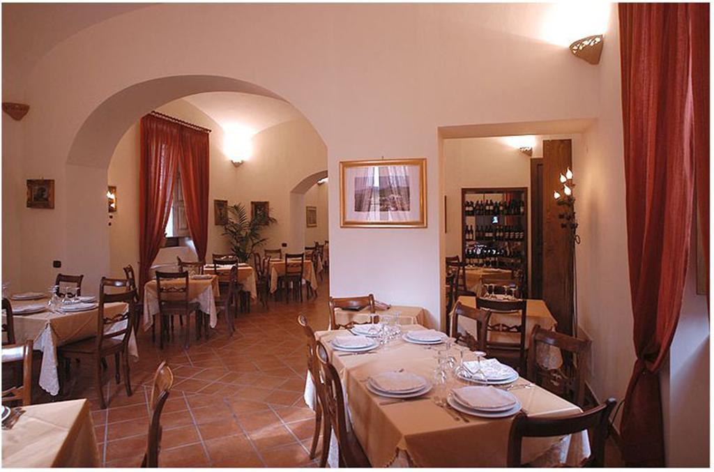 Hotel Ristorante Novecento Caserta Exteriör bild
