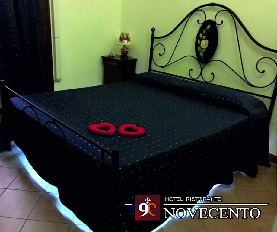 Hotel Ristorante Novecento Caserta Exteriör bild