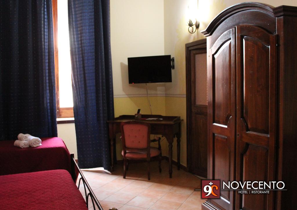 Hotel Ristorante Novecento Caserta Exteriör bild