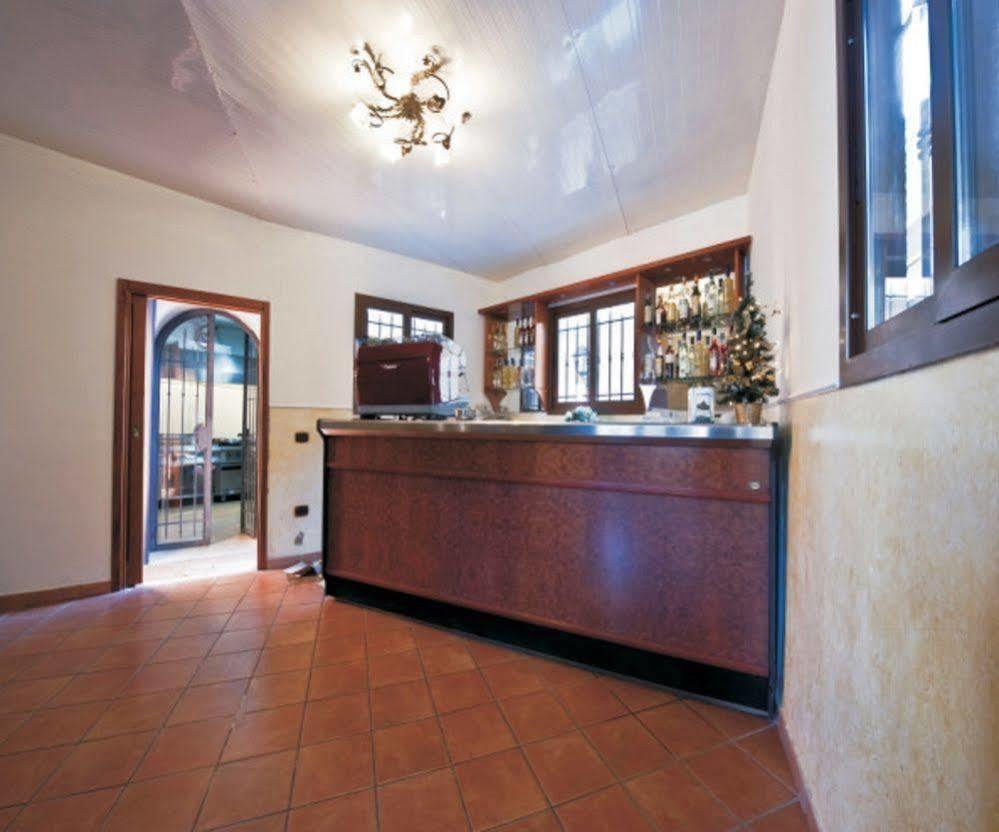 Hotel Ristorante Novecento Caserta Exteriör bild